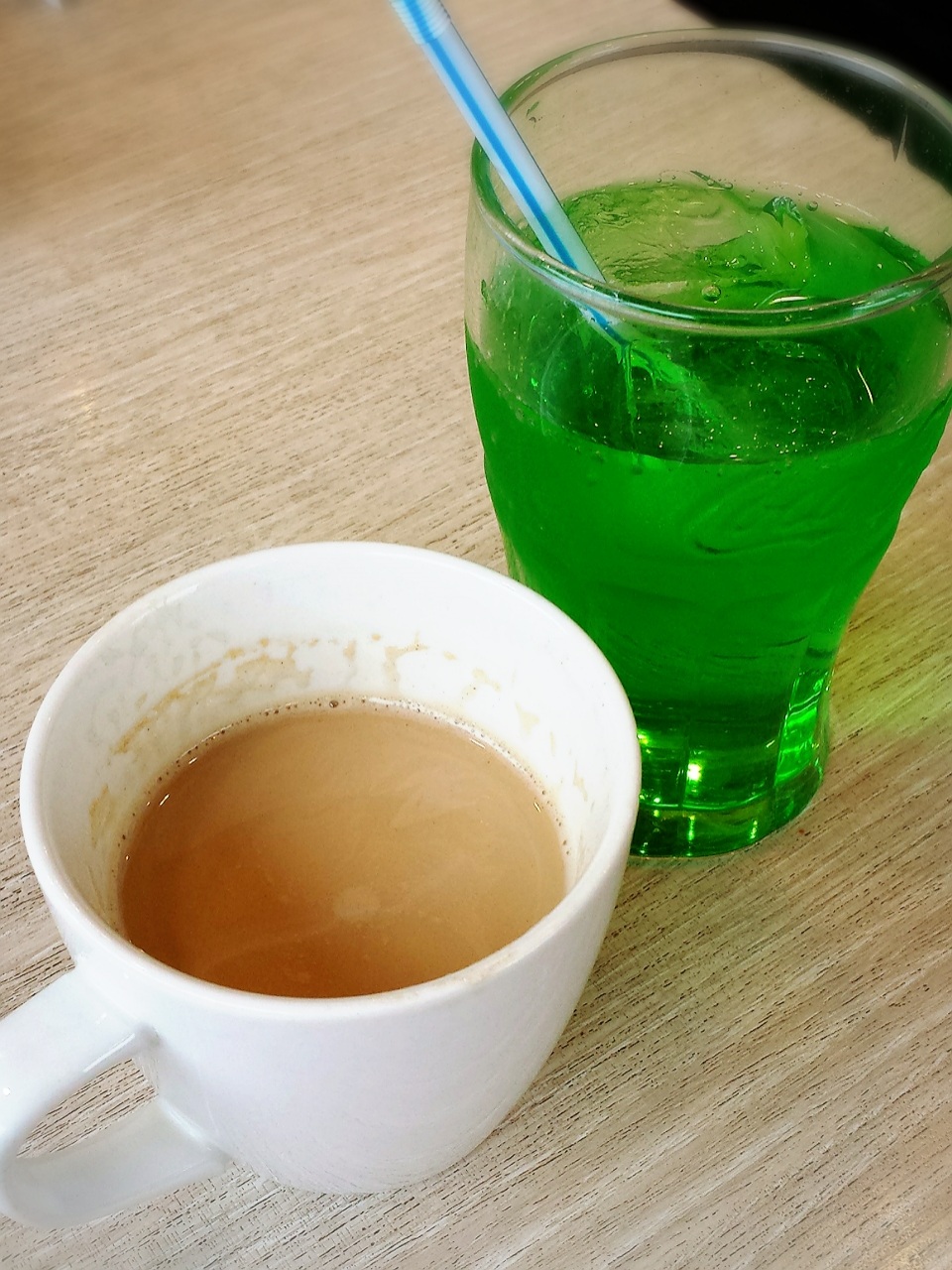 �����̓A�i�ƃ����`�B